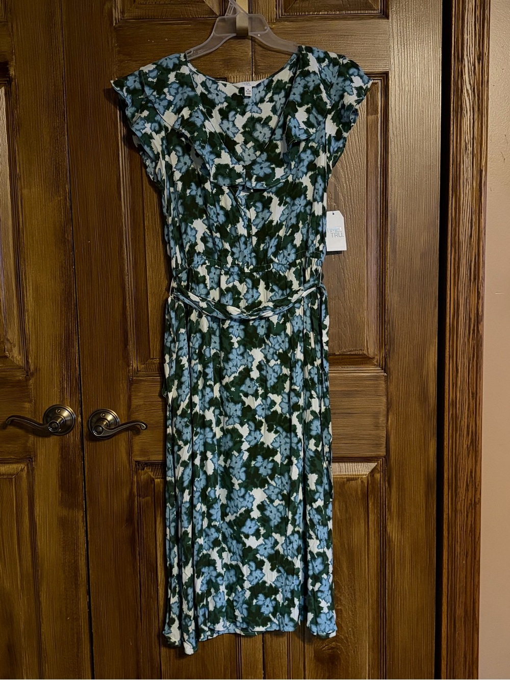 Time and Tru Green,White and  Blue Floral Maxi Dress w/ Capped sleeves and Belt